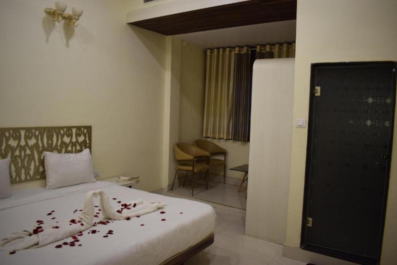 Hotel The Hills, Ambikapur ภายนอก รูปภาพ
