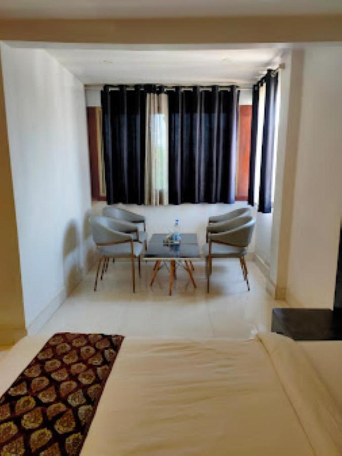 Hotel The Hills, Ambikapur ภายนอก รูปภาพ