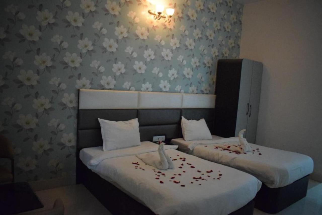 Hotel The Hills, Ambikapur ภายนอก รูปภาพ