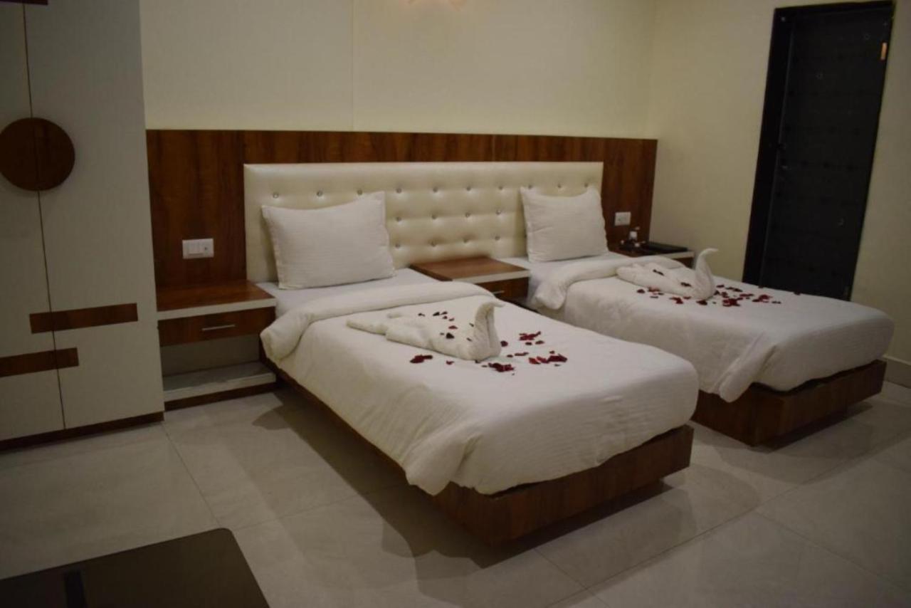 Hotel The Hills, Ambikapur ภายนอก รูปภาพ